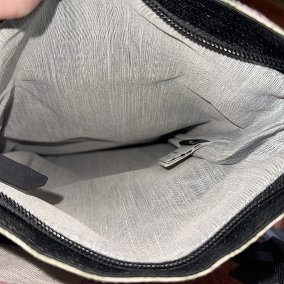 GUC Sherpani Pica Cross Body Bag - Picture 5 of 6